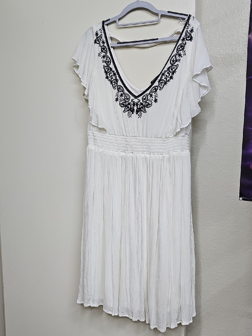 TORRID White Gauze Embroidered Smocked Dress Size 0 - Picture 2 of 7